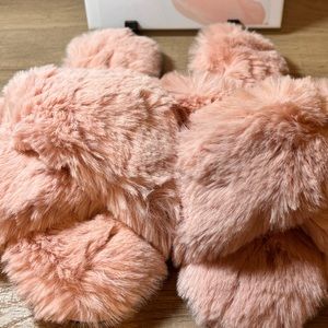 Women Bunny Fur Cushioned Non-Slip Indoor/Outdoor Slippers